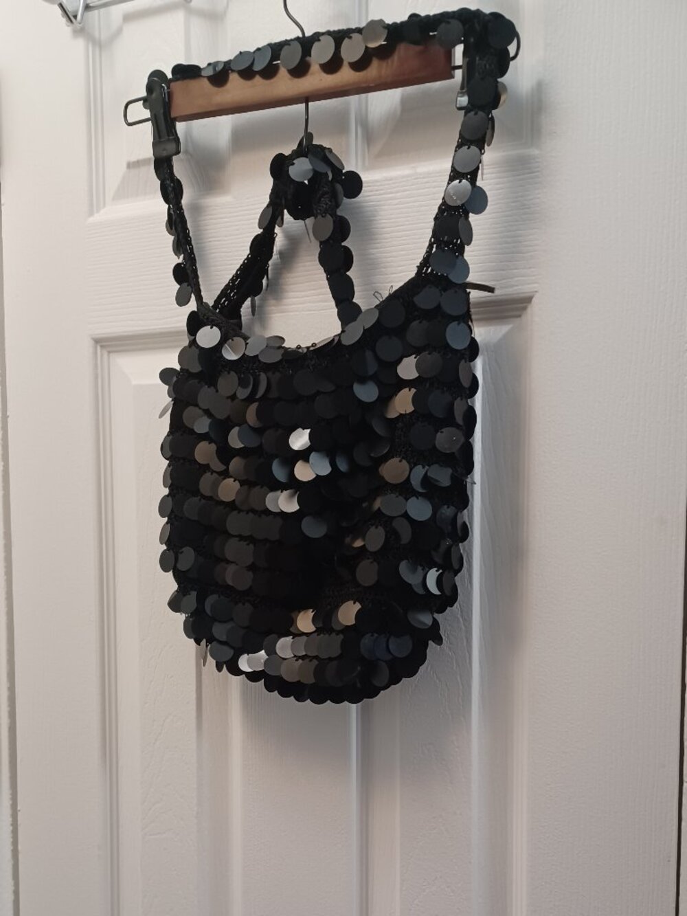 Black sequin purse with straps #glamour #party